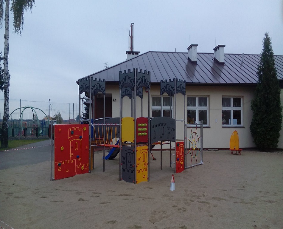 wyposażenie placu zabaw dla dzieci